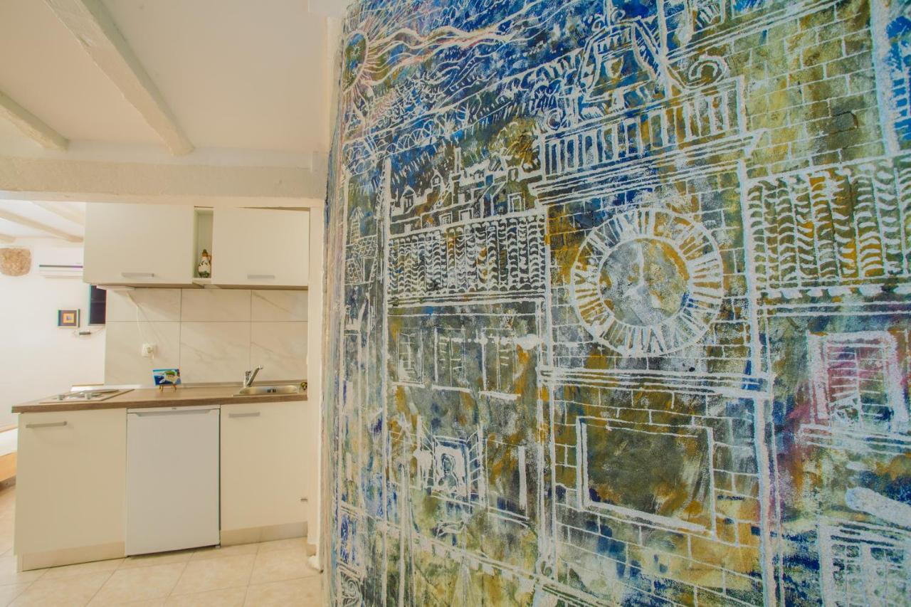 Honey Art Apartment Cres Exteriér fotografie